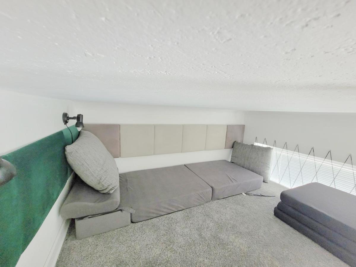 Grand Theater Apartments 우치 외부 사진